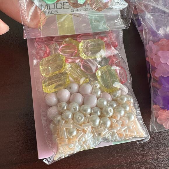 Acrylic Mixed Beads and 720 Acrylic Translucent frosted 11x7mm Flower Bead Caps - Picture 3 of 7